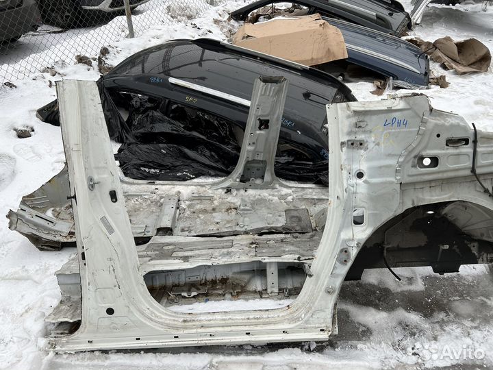 Четверть передняя правая Hyundai Grand Starex