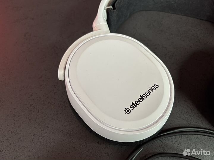 Игровые наушники SteelSeries Arctis 3 белые