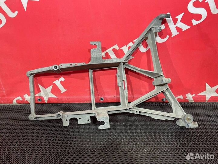 Кронштейн фары правый Daf XF105, Daf XF95