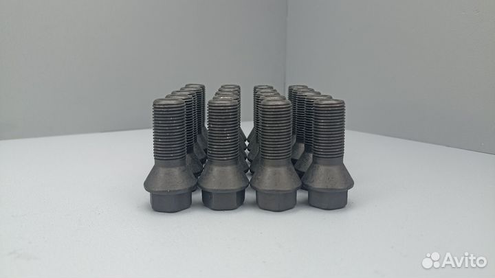 Оригинальные Колесные болты BMW 14х1.25