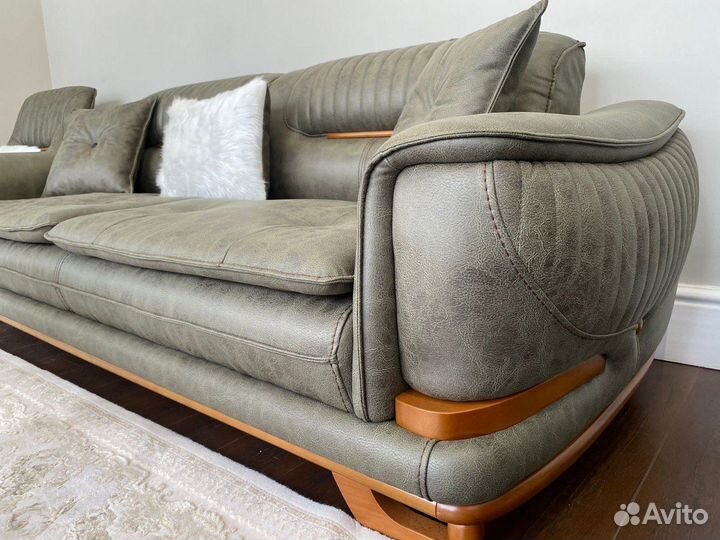 Диван с креслами