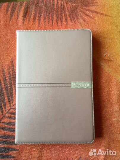 Универсальный чехол для планшета