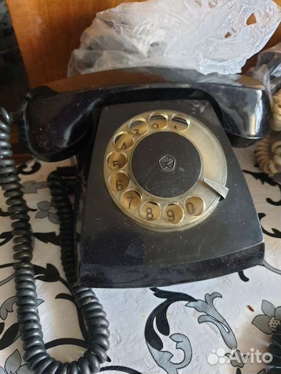 Телефонные аппараты СССР и Канада