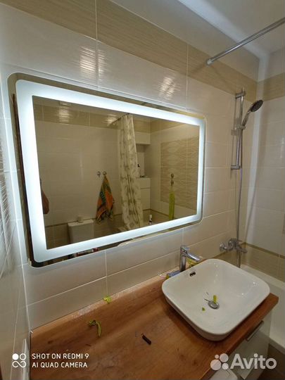 Зеркало с подсветкой и сенсорной кнопкой