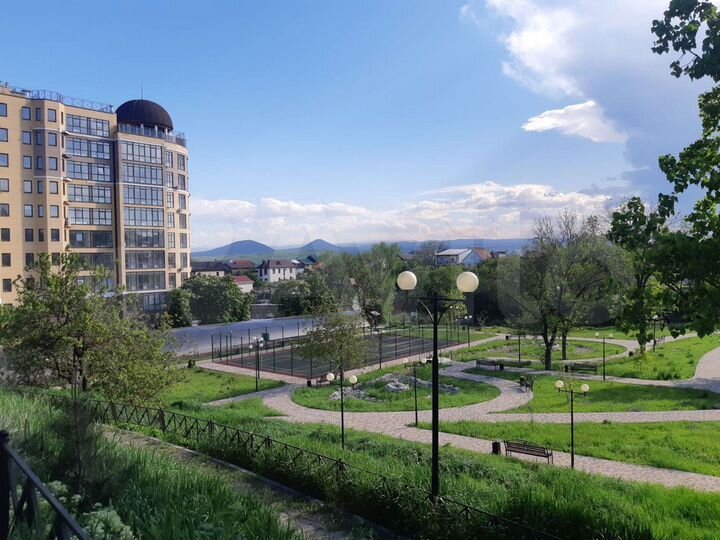 2-к. квартира, 60 м², 4/10 эт.