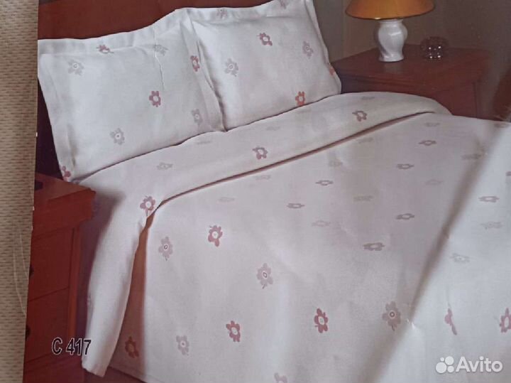 Покрывало на 2 х спальную кровать и две наволочки