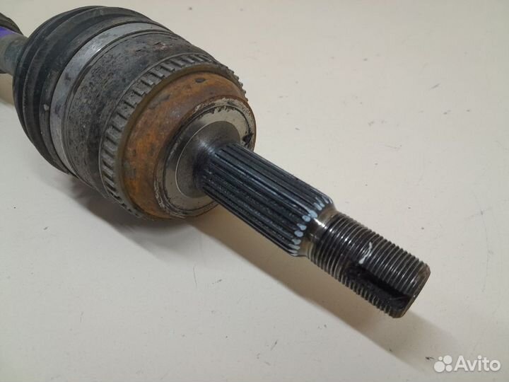 Привод левый передний Toyota Camry