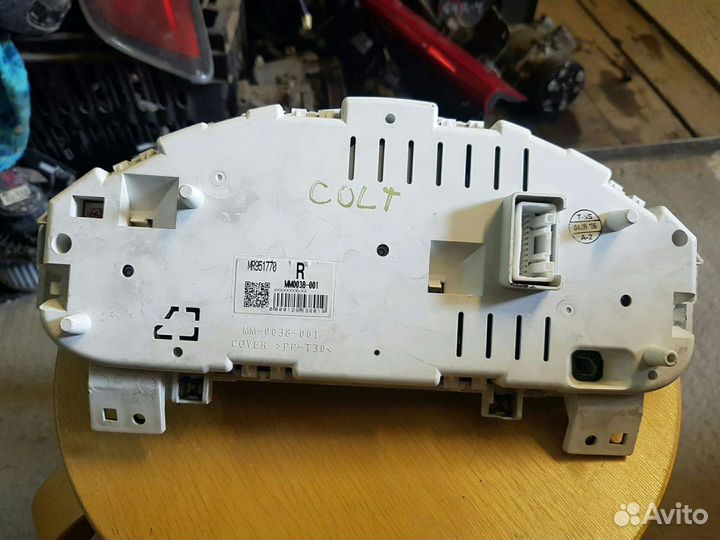 Щиток панель приборов Mitsubishi Colt