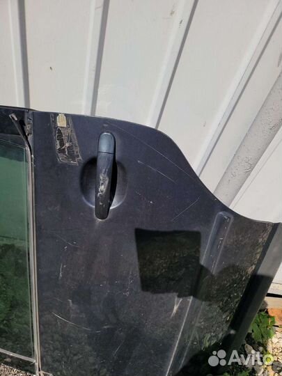 Задняя левая дверь на фольксваген б5