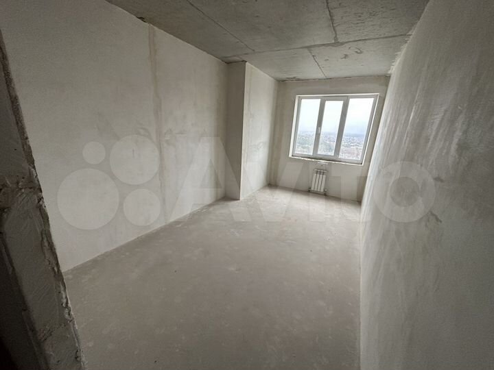 2-к. квартира, 65 м², 13/17 эт.