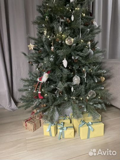 Елка искусственная 210