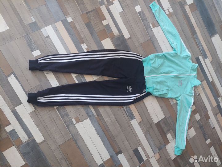 Спортивный костюм для девочки