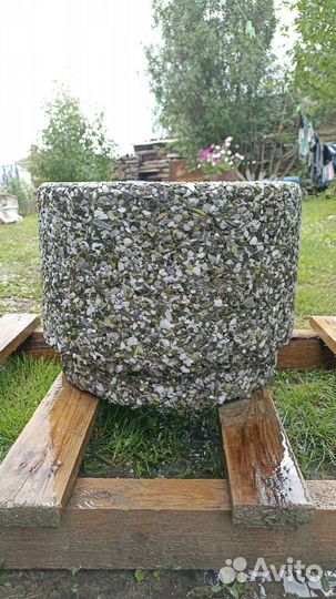 Садовые вазоны