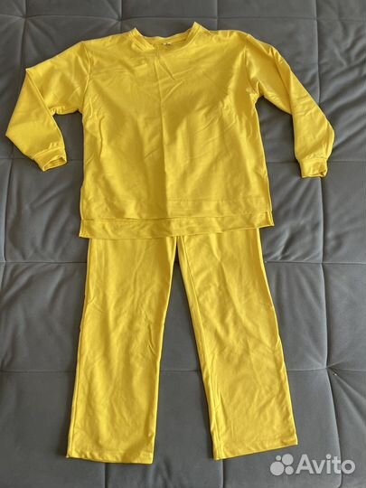 Спортивный костюм женский