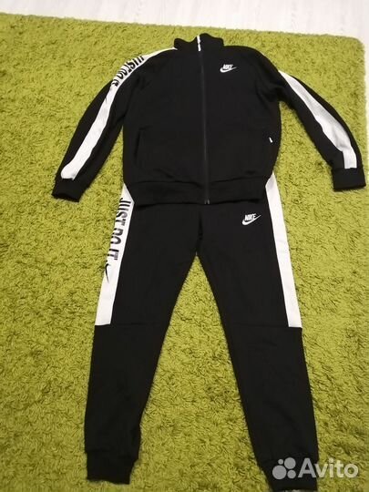 Продам костюм