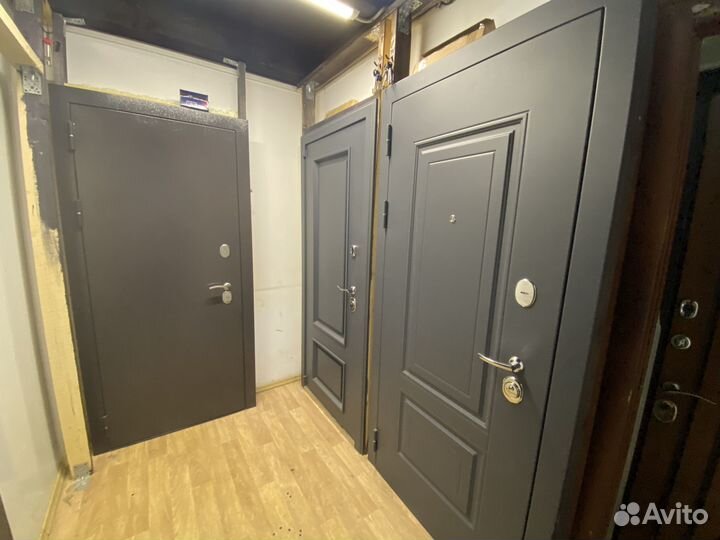 Дверь входная в дом, коттедж или на дачу