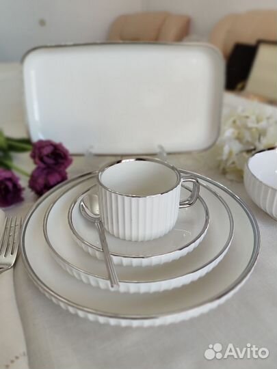 Сервиз столовый с чайным набором