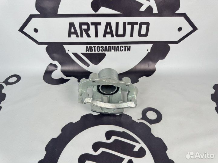 Суппорт передний правый Nissan Datsun AMD21