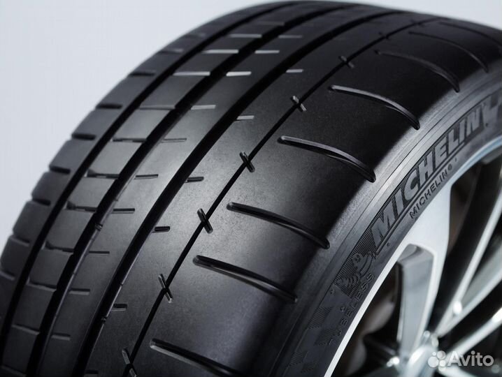 Michelin Pilot Super Sport 285/35 R21 и 325/30 R21 108Y