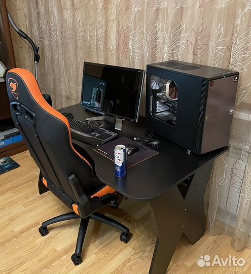 Компьютерный стол