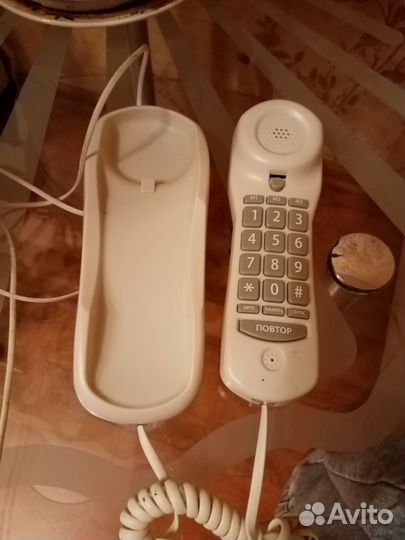 Проводной телефон
