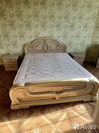Спальный гарнитур