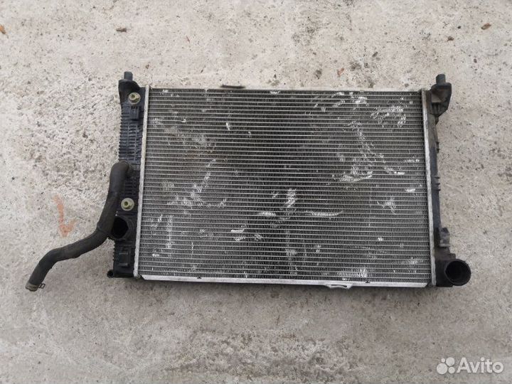 Радиатор охлаждения Mercedes-Benz E-Class W212