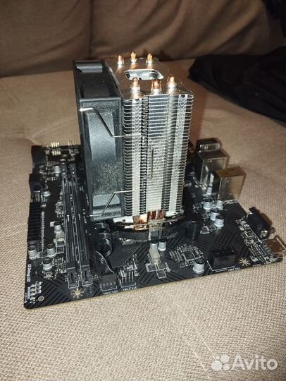 Материнская плата с процессором