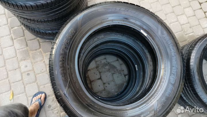 Goodyear EfficientGrip Eco EG01 215/65 R16