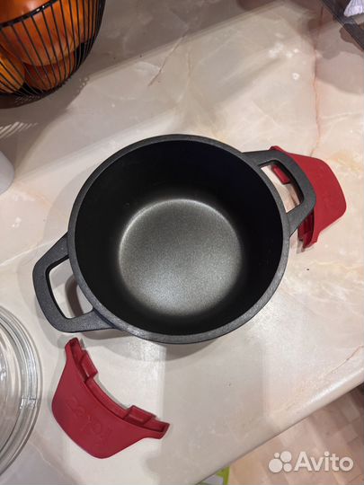 Небольшая чугунная кастрюля Falez