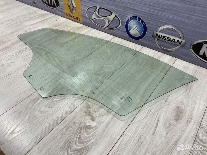 Стекло боковое двери KIA RIO 3 Лев