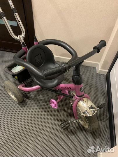 Трехколесный велосипед с родительской ручкой