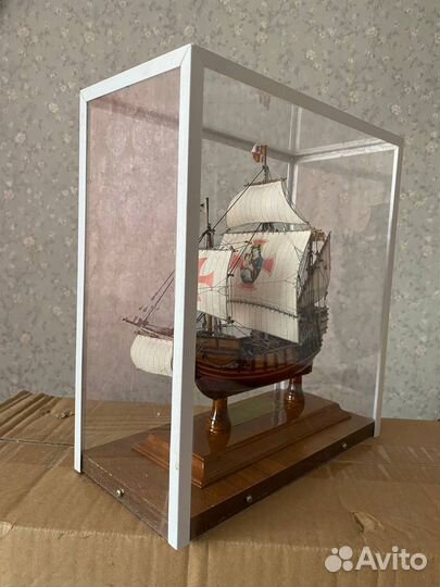 Модель корабля из дерева