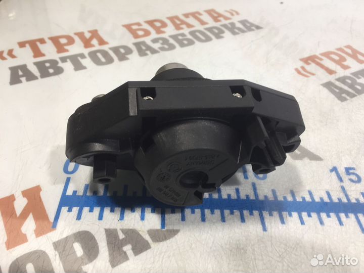 Бмв 7 серия Замок крышки багажника