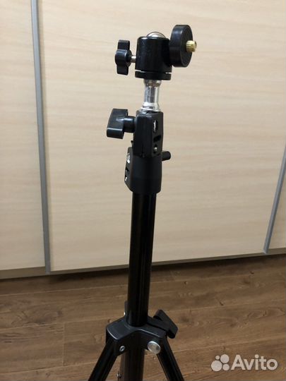 Штатив для света
