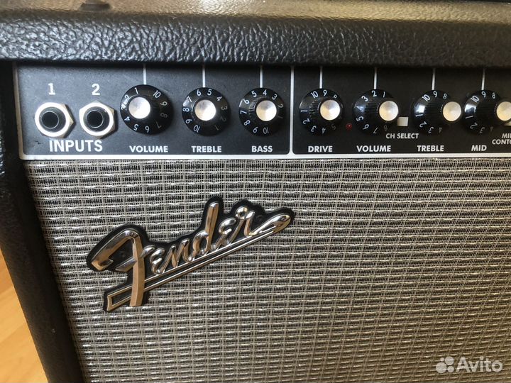 Гитарный комбоусилитель