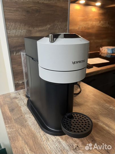 Набор Кофемашина Nespresso Vertuo Next