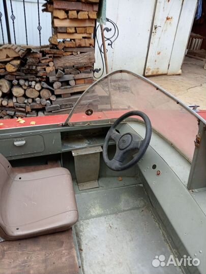 Лодка моторная