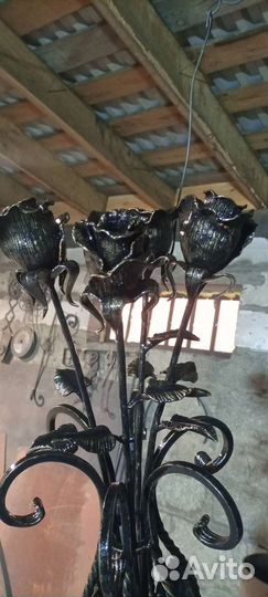 Ваза с розами