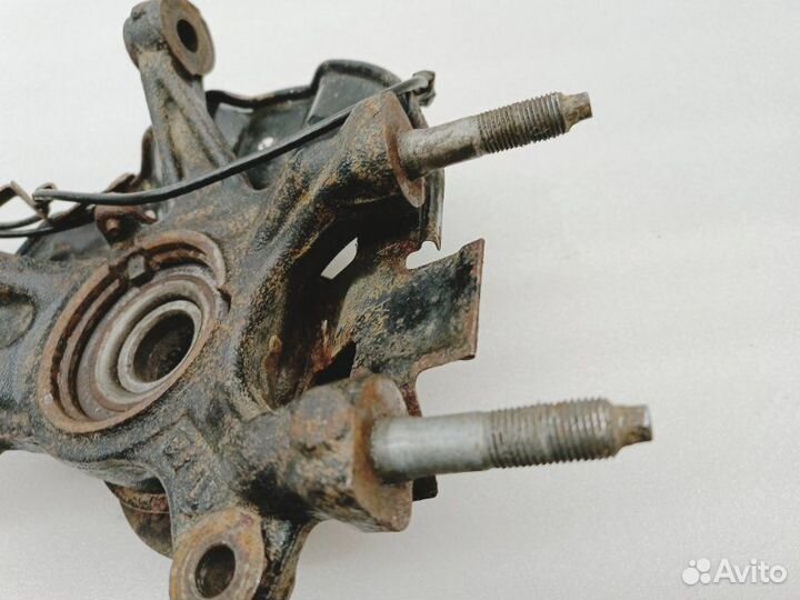 Кулак поворотный передний правый Mazda 6 GH LF17