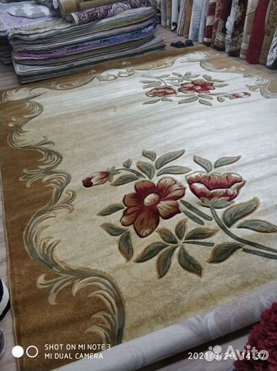 Ковер новый классический