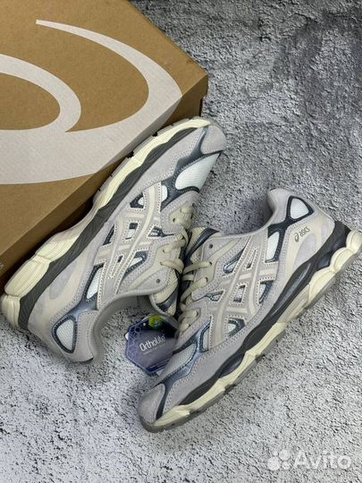 Кроссовки Asics