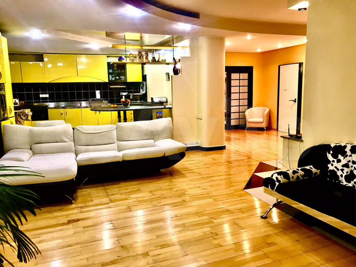 3-к. квартира, 140 м², 3/4 эт.