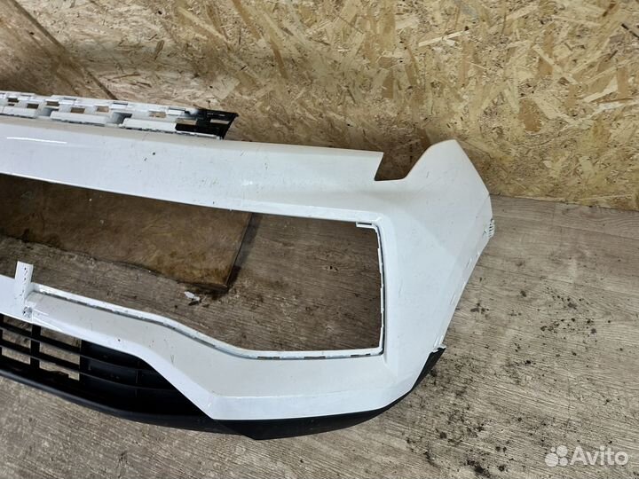 Бампер передний Москвич 3 белый