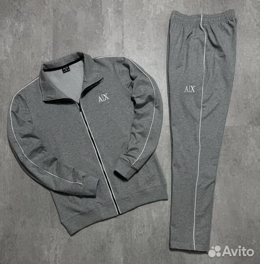 Костюмы для спорта Armani удобные