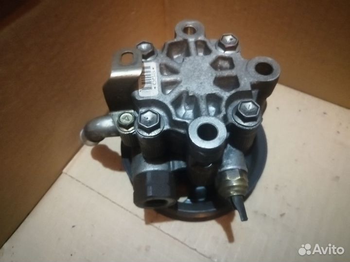 Насос гура Митсубиси Паджеро 4