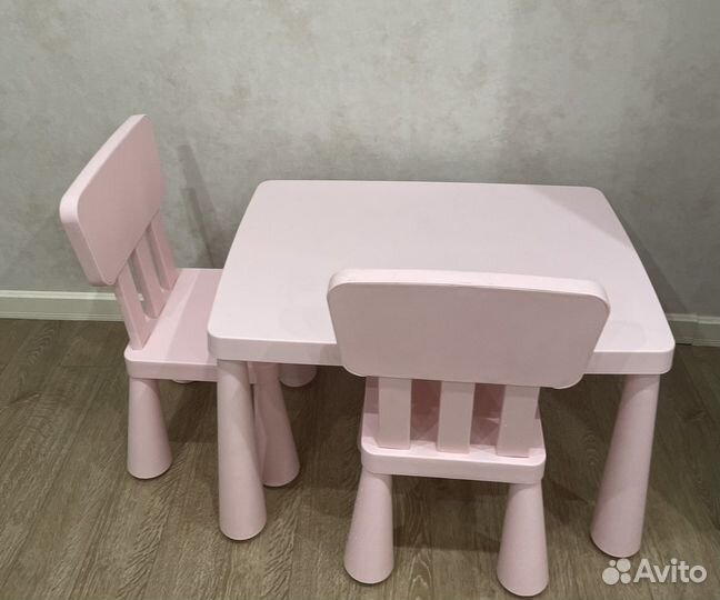 Детский стол и стульчики