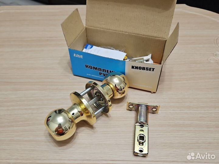 Комплект дверных ручек