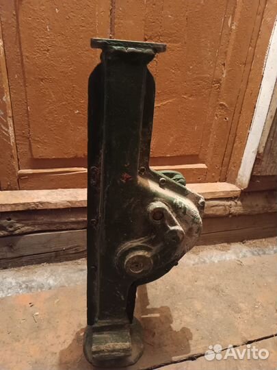 Домкрат вагонный / железнодорожный 10т