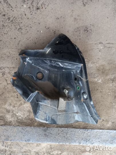 Очко заднего левого стопаря Nissan Almera G15